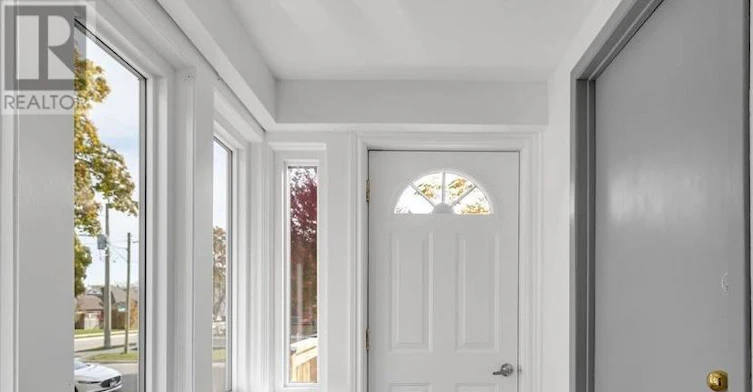 UPPER-96 Forest Avenue, St. Thomas, ON, N5R 2J5 - 12