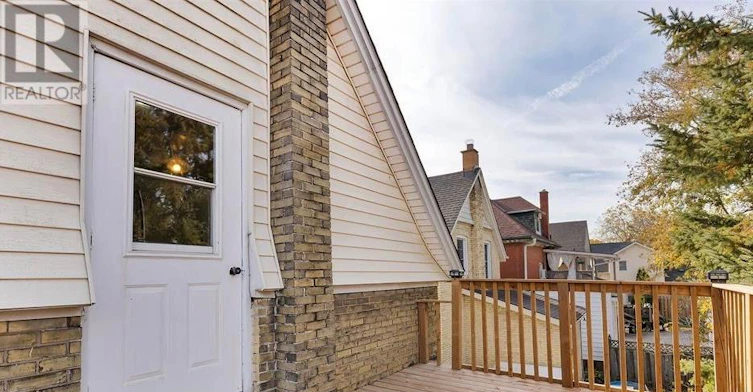 UPPER-96 Forest Avenue, St. Thomas, ON, N5R 2J5 - 5