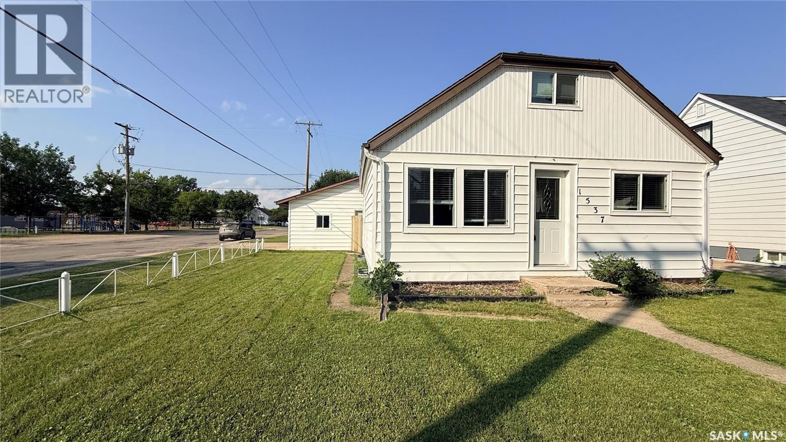 1537 Second Street, Estevan, SK, S4A 2M9