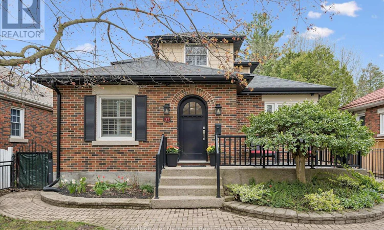 37 Parkholm Avenue