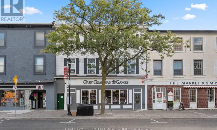 41-43 King Street E