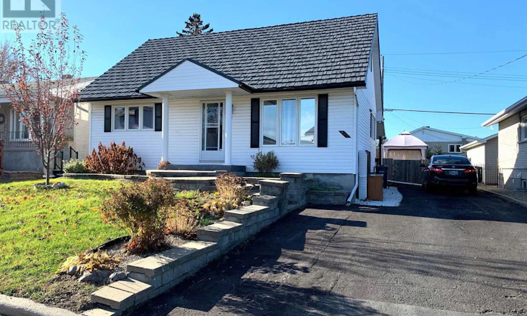 460 Theriault Street