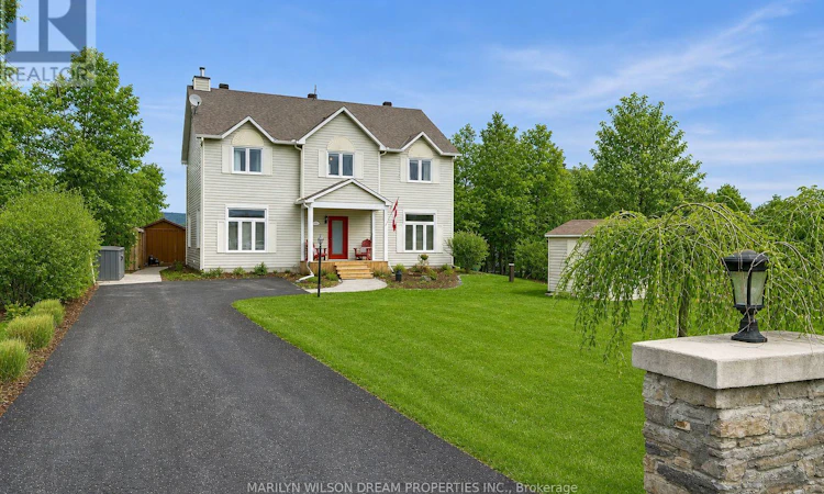 3276 Barlow Crescent