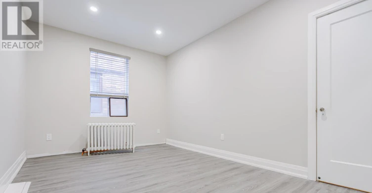 MAIN-10 Castleview Avenue, Toronto, ON, M5R 1Y9 - 6