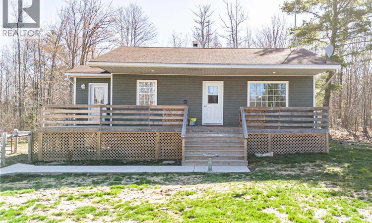 10 Edgewater Lane