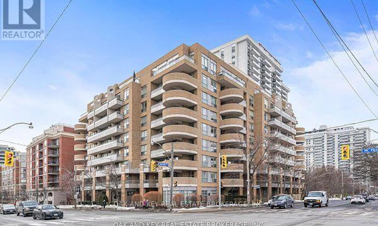 613-245 Davisville Avenue