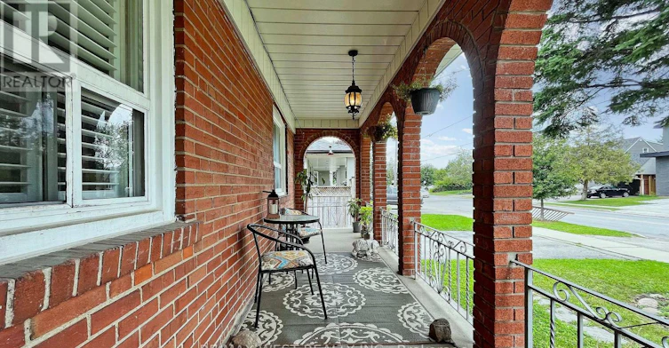 MAIN FLOOR-139 Ranee Avenue, Toronto, ON, M6A 1N3 - 3
