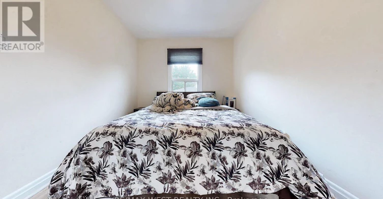 MAIN FLOOR-139 Ranee Avenue, Toronto, ON, M6A 1N3 - 18