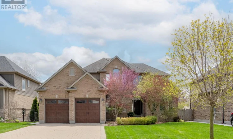 56 Fieldstone Crescent S
