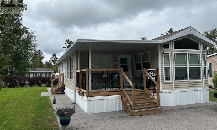 108 Madawaska Trail