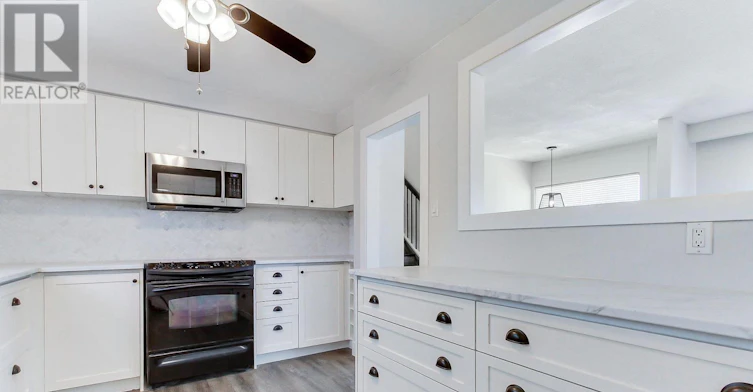17 Larkdale Crescent, Essa, ON, L0M 1B0 - 18