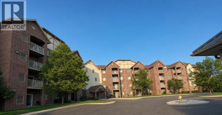 320-3160 Wildwood, Windsor, ON, N8R 1Z3