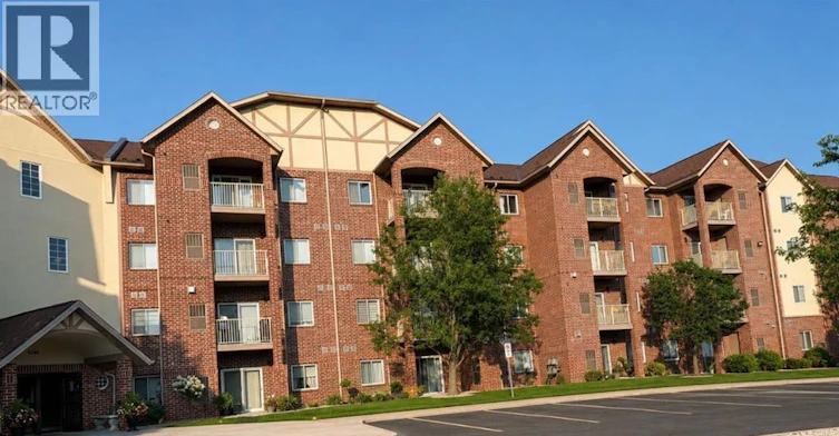 320-3160 Wildwood, Windsor, ON, N8R 1Z3 - 2
