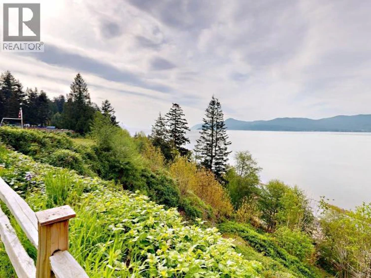 2119 Palmer Road, Powell River, BC - 31