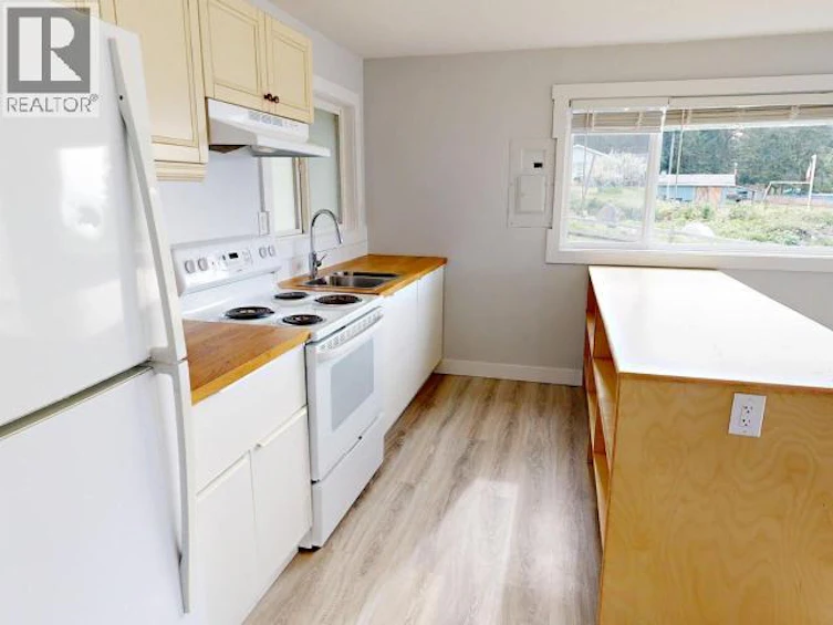 2119 Palmer Road, Powell River, BC - 8