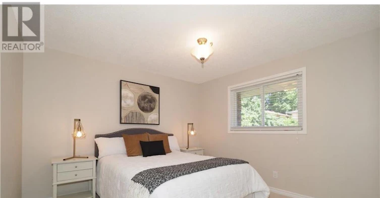 MAIN-86 Overlea Crescent, Kitchener, ON, N2M 5A9 - 15