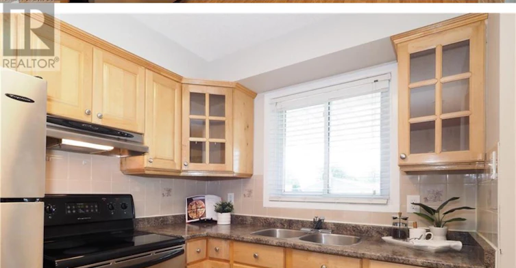 MAIN-86 Overlea Crescent, Kitchener, ON, N2M 5A9 - 5