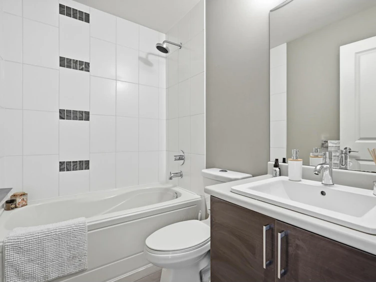 203-14358 60 Avenue, Surrey, BC, V3X 0G3 - 16
