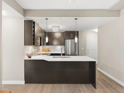 203-14358 60 Avenue - 2