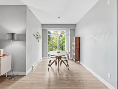 203-14358 60 Avenue - 4
