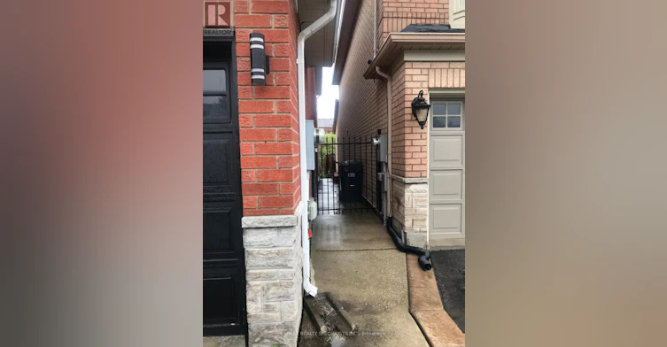 7166 Black Walnut Trail, Mississauga, ON, L5N 7N5 - 7