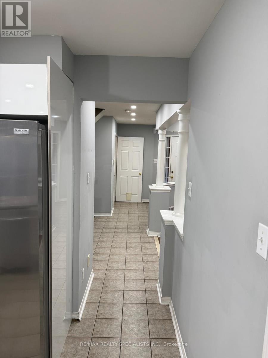7166 Black Walnut Trail, Mississauga, ON, L5N 7N5 - 12