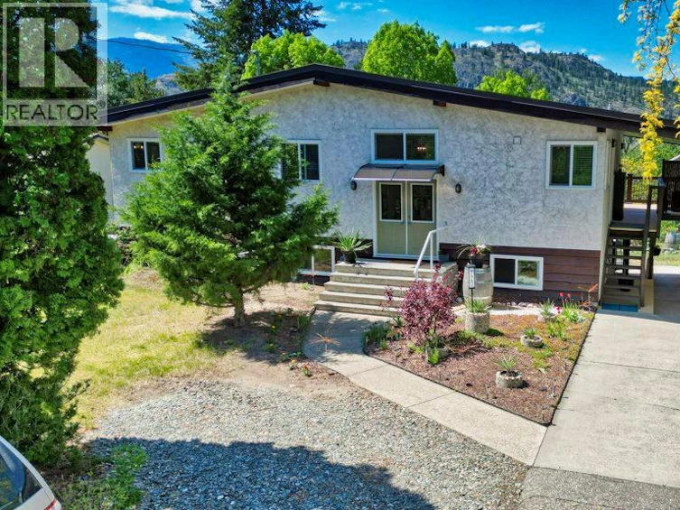 7562 Crest A Way Road, Oliver, BC, V0H 1T2 - 9