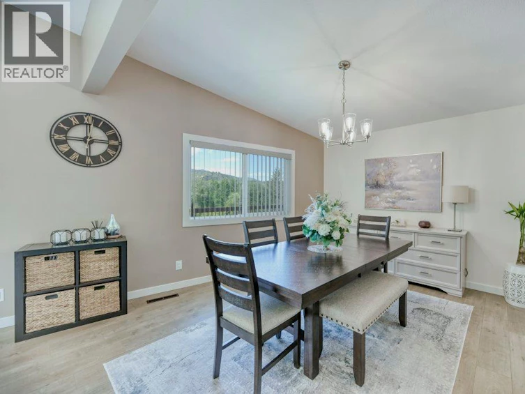 7562 Crest A Way Road, Oliver, BC, V0H 1T2 - 13