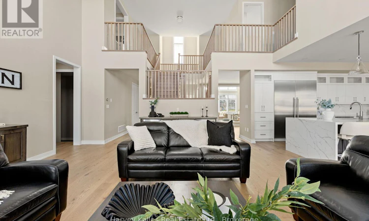 163 Springside Crescent