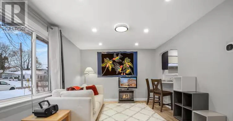 MAIN-102 Kribs Street, Cambridge, ON, N3C 3N5 - 4