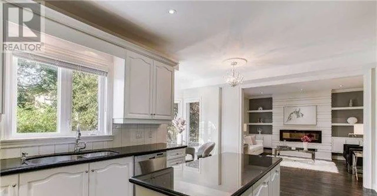 18 Newton Drive, Toronto, ON, M2M 2M7 - 10