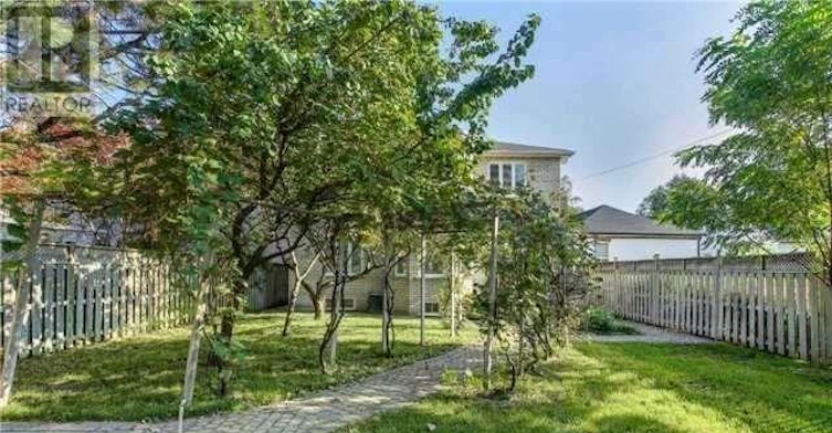 18 Newton Drive, Toronto, ON, M2M 2M7 - 19