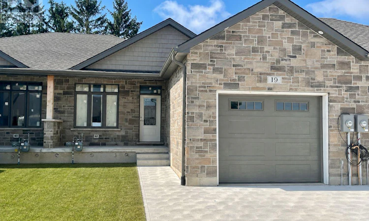 19 Nyah Court