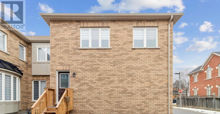 B-526 White's Hill Avenue, Markham, ON, L6B 0J9 - 6