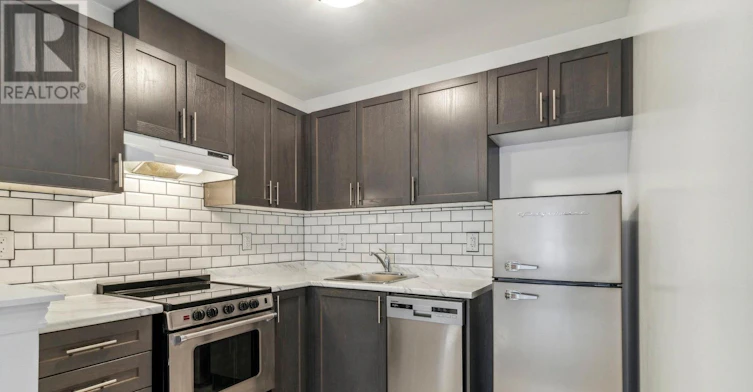 B-526 White's Hill Avenue, Markham, ON, L6B 0J9