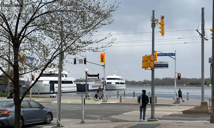 106-600 Queens Quay WEST