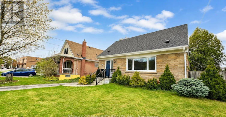 MAIN-386 Whitney Avenue, Hamilton, ON, L8S 2H4 - 2