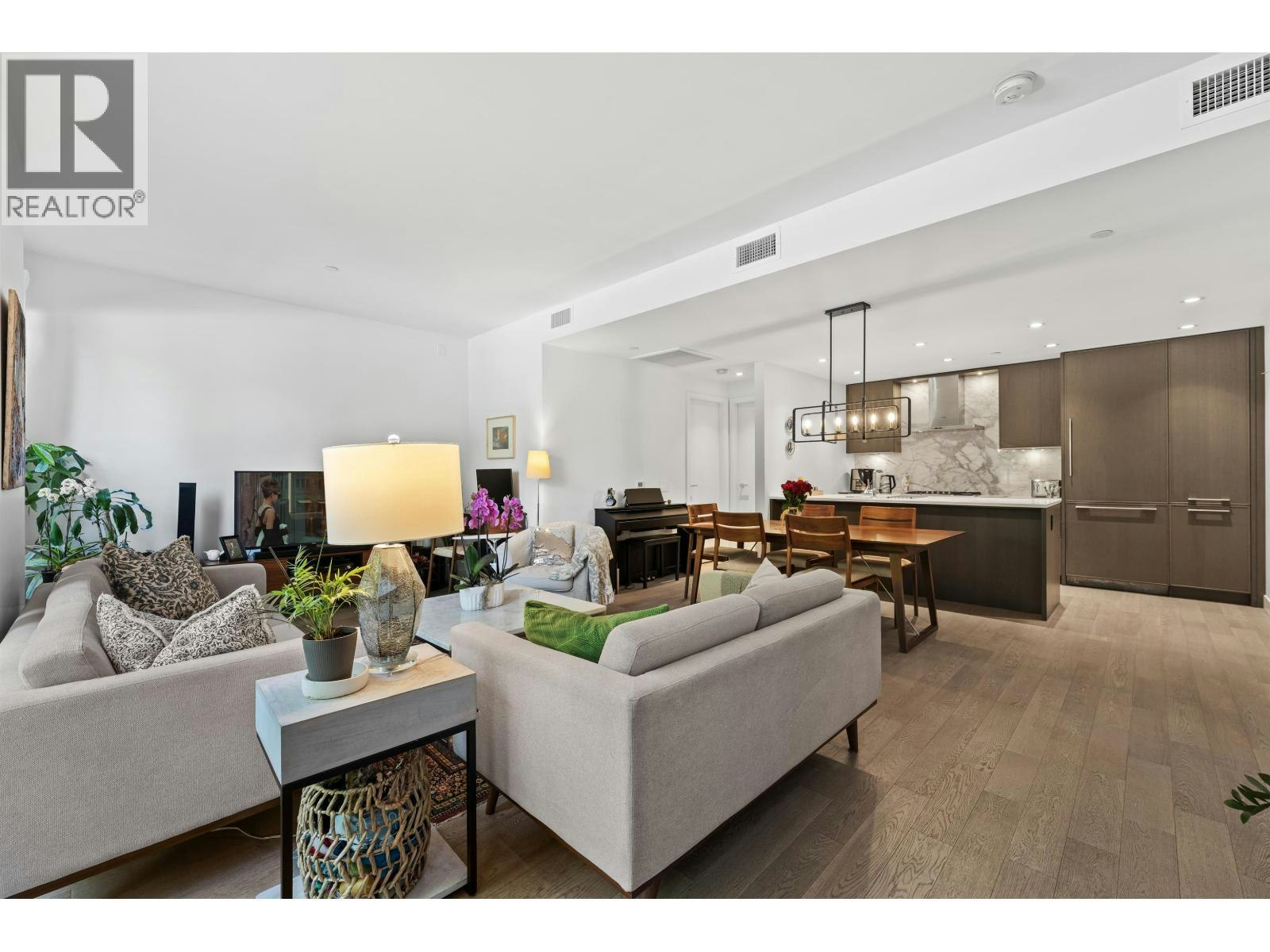 103-1055 Ridgewood Drive, North Vancouver, BC, V7R 0A6