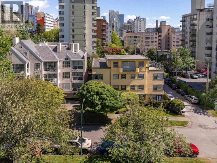 1334 Cardero Street, Vancouver, BC, V6G 2J3 - 2