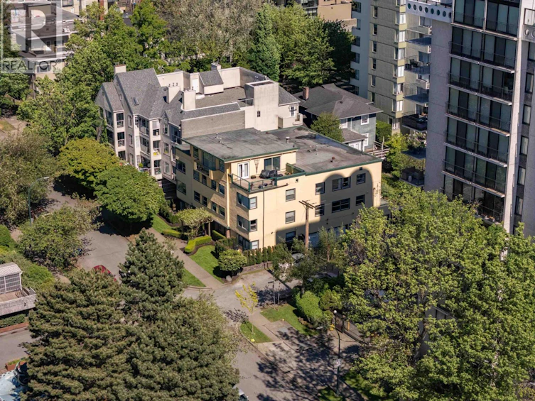 1334 Cardero Street, Vancouver, BC, V6G 2J3 - 3
