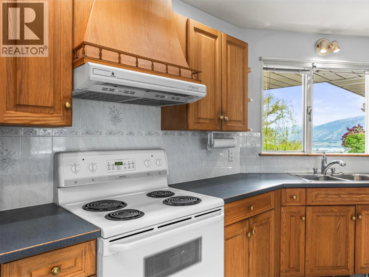 363 Northwind Drive, Armstrong, BC, V1H 1X1 - 10