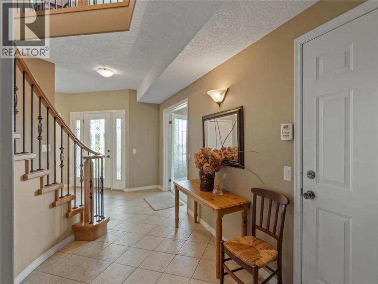 1893 Mckinley Court, Kamloops, BC, V2E 2L9 - 3