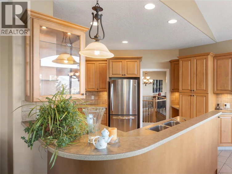 1893 Mckinley Court, Kamloops, BC, V2E 2L9 - 40