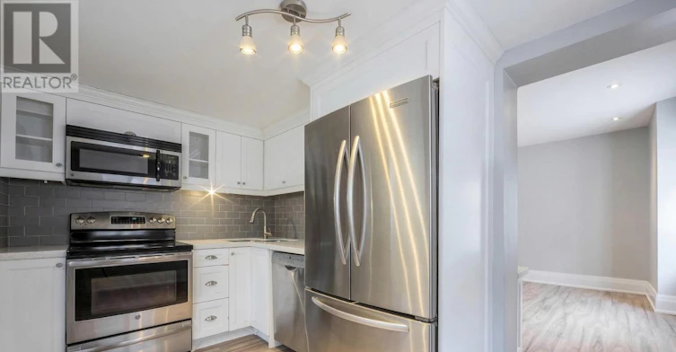 1-271 Albany Avenue, Toronto, ON, M5R 3C7