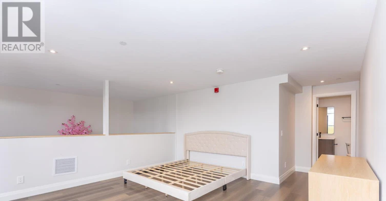 401-1000 Bathurst Street, Toronto, ON, M5R 3G7 - 23