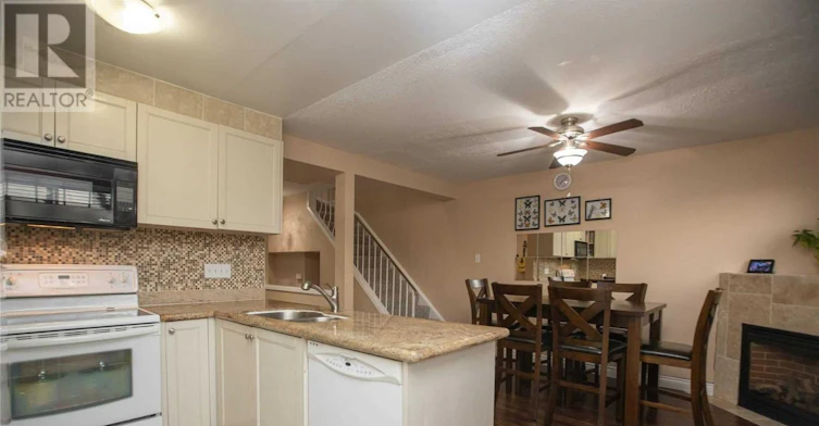 38 Hoskins Square, Brampton, ON, L6S 2N6 - 6