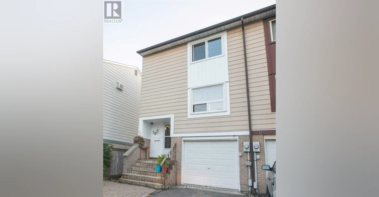 38 Hoskins Square, Brampton, ON, L6S 2N6