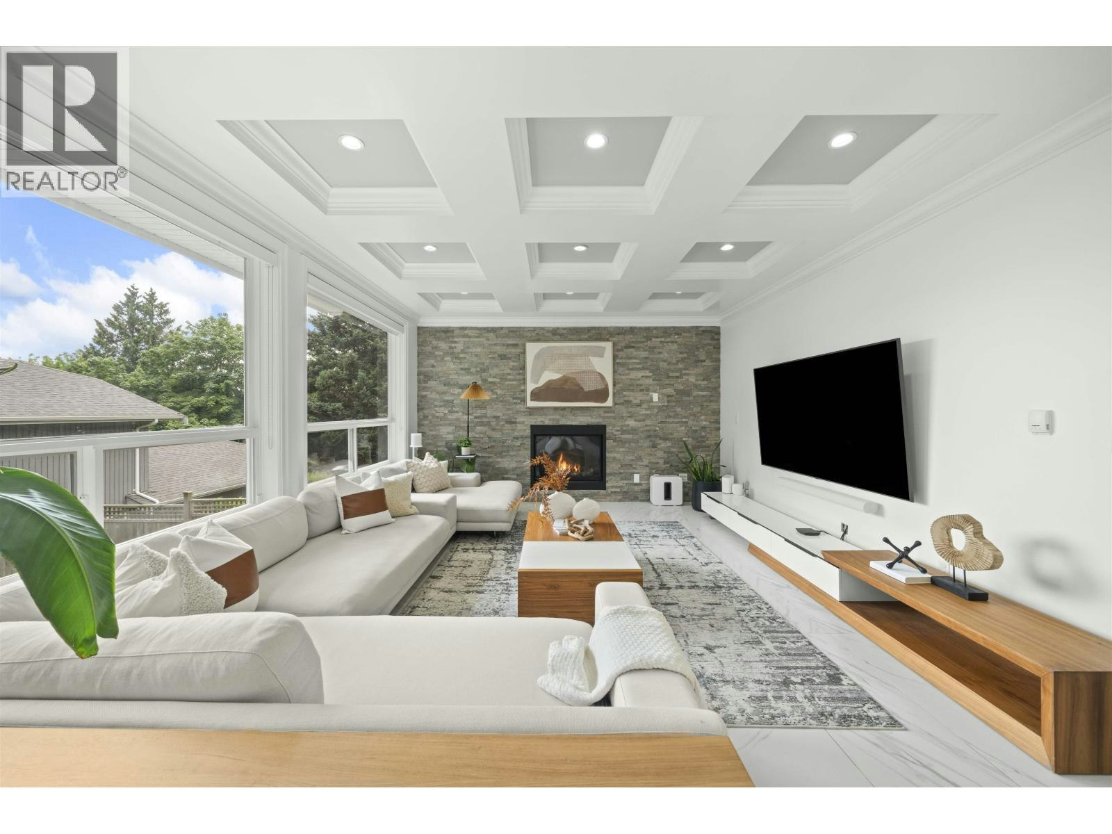 7638 Aubrey Street, Burnaby, BC, V5A 1K7