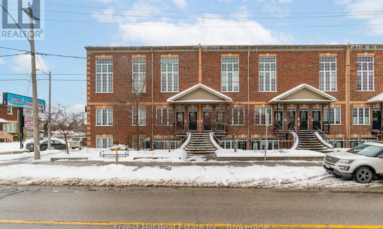 104-555 King Street E