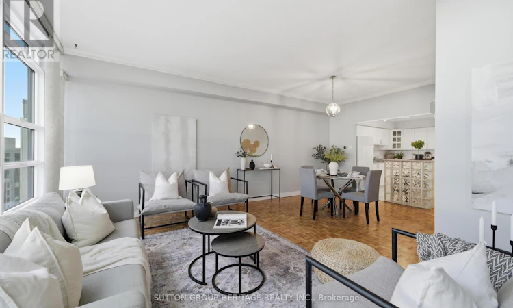 PH07-3380 Eglinton Avenue E